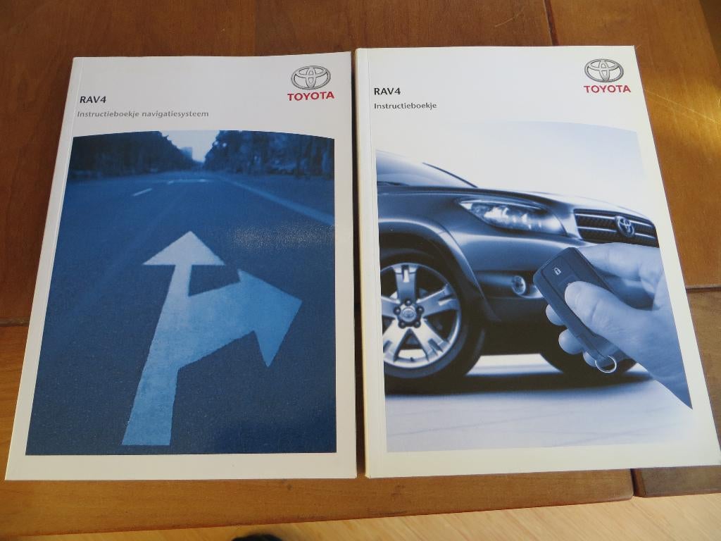 Nieuw instructieboek Toyota RAV4 + navigatie 2007, 2005, Ophalen of Verzenden