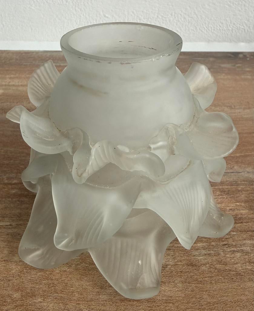 Gezocht vintage glas lampenkap bloem / roos/rok, Ophalen of Verzenden, Zo goed als nieuw, Rond, Minder dan 25 cm