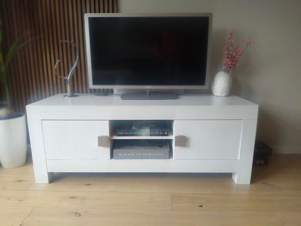 Wit houten dressoir met twee deuren en open vak, Huis en Inrichting, Kasten | Televisiemeubels, Minder dan 100 cm, 150 tot 200 cm