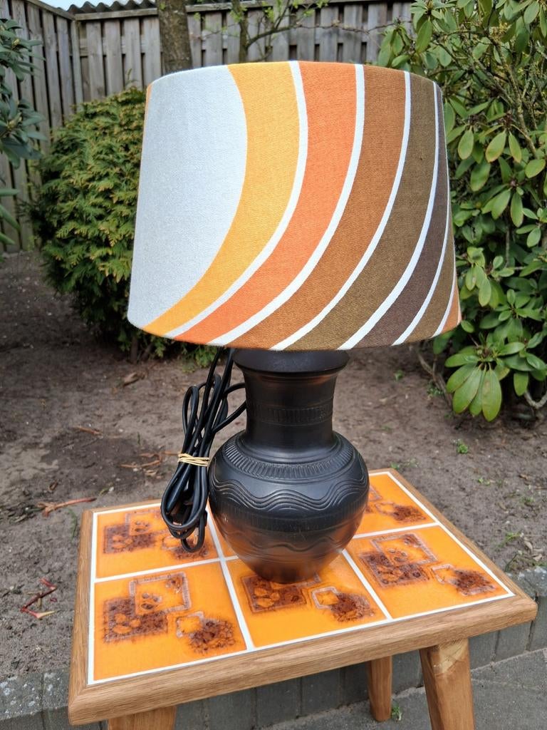 Leuke 70's Mohacs SB Hongaarse vaaslamp met vintage kap., Ophalen of Verzenden