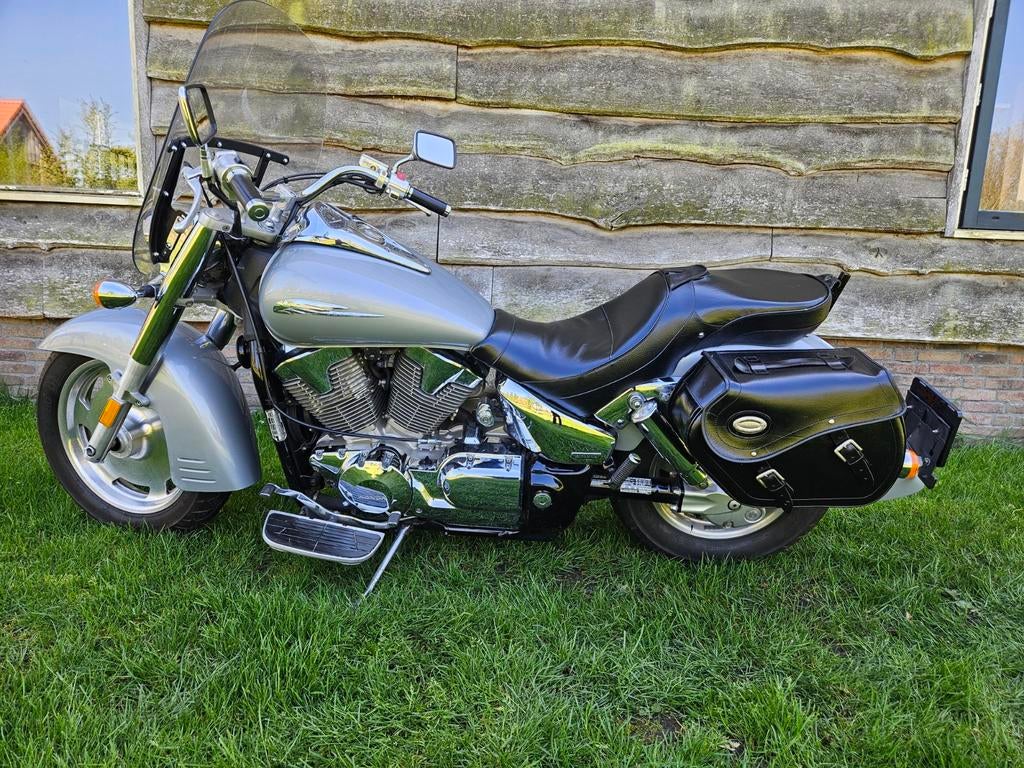 Honda VTX 1300S, Particulier, Toermotor