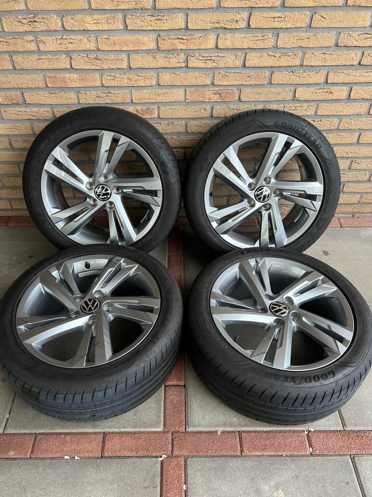 17 inch ORG VW golf 8 R line velgen met banden 5x112, Ophalen, 17 inch, Zomerbanden, 225 mm