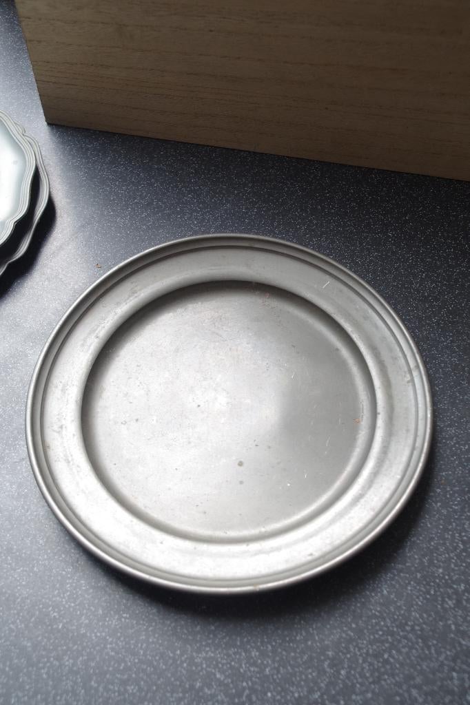 Tinnen borden, Ophalen