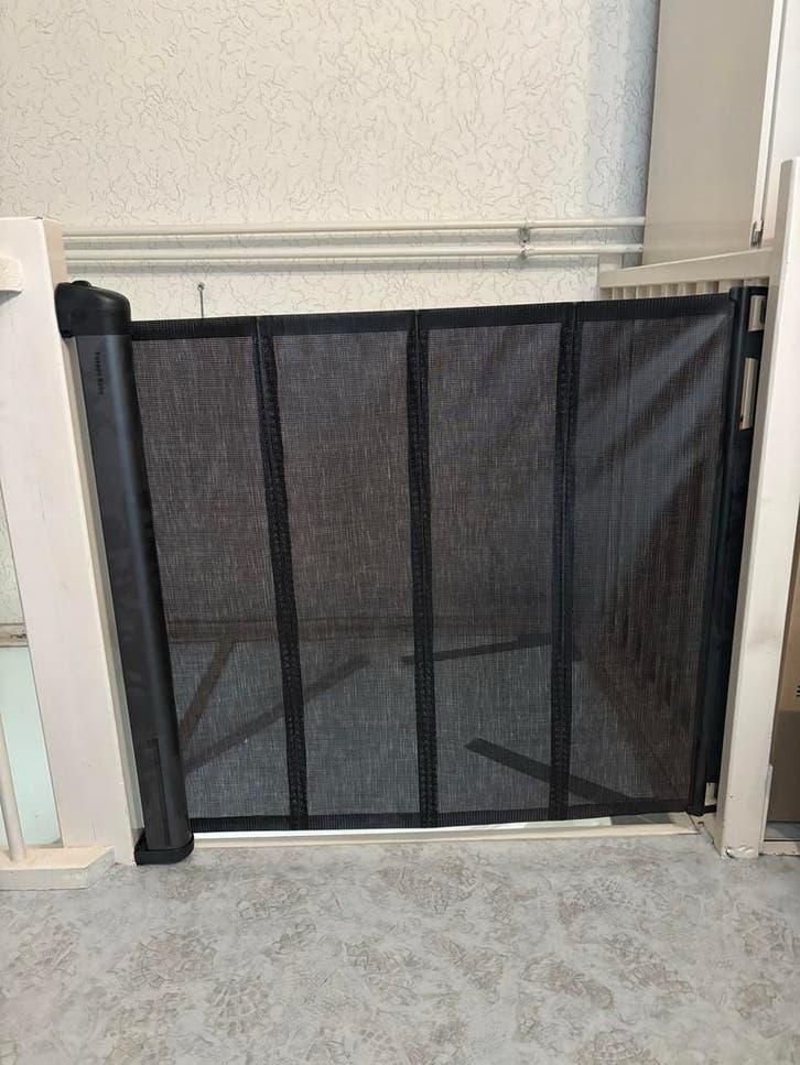 Europe Baby Twist Retractable Stairgate Black, Ophalen, Overige materialen, Zo goed als nieuw, 100 tot 115 cm