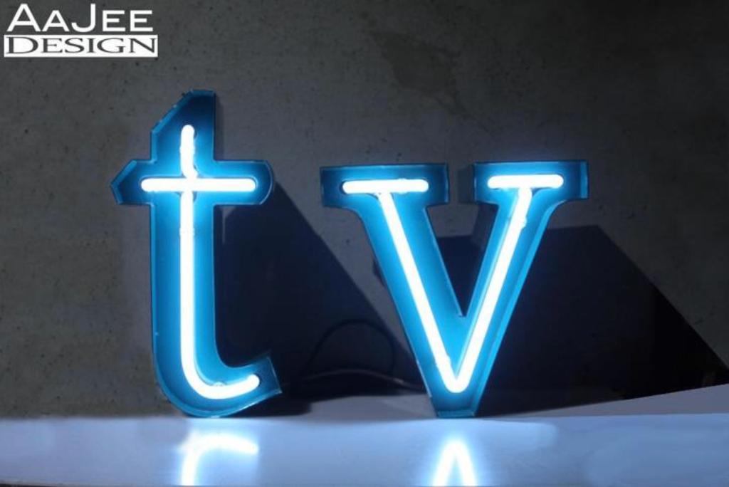 Vintage ECHTE NEON LETTERS - Meerdere voorradig - 1990's, Ophalen of Verzenden, Gebruikt, Glas, Industrieel design - Vintage design  - 90's
