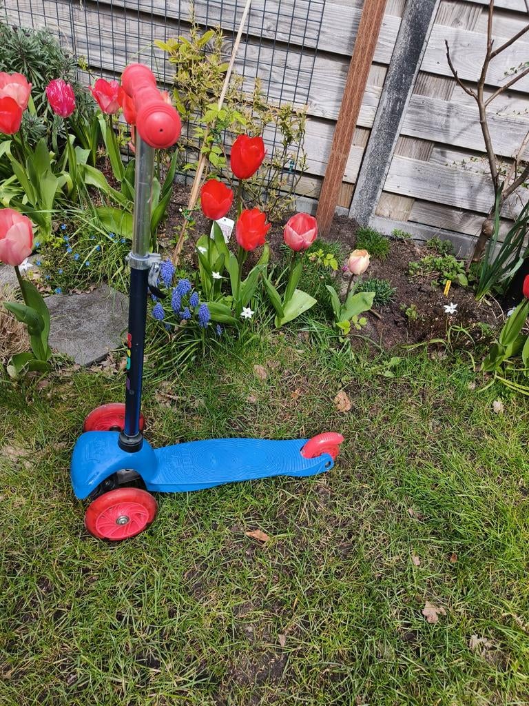 Kidiz step met drie wielen en lichtjes, Ophalen