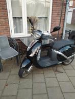 AGM LX scooter met helmen en helmkoffer, Fietsen en Brommers, Scooters | Overige merken, Ophalen of Verzenden, Gebruikt, Benzine