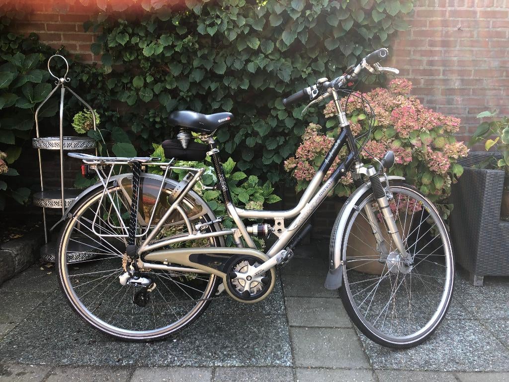 2 nette Koga Fietsen met frame vering, Fietsen en Brommers, Fietsen | Dames | Damesfietsen, Gebruikt, Velgrem, 56 cm of meer, Ophalen