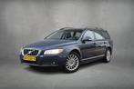 Volvo V70 2.5T Momentum | Leer | Stoelverwarming | NAP | 17", Traction-control, Blauw, 2521 cc, Handgeschakeld