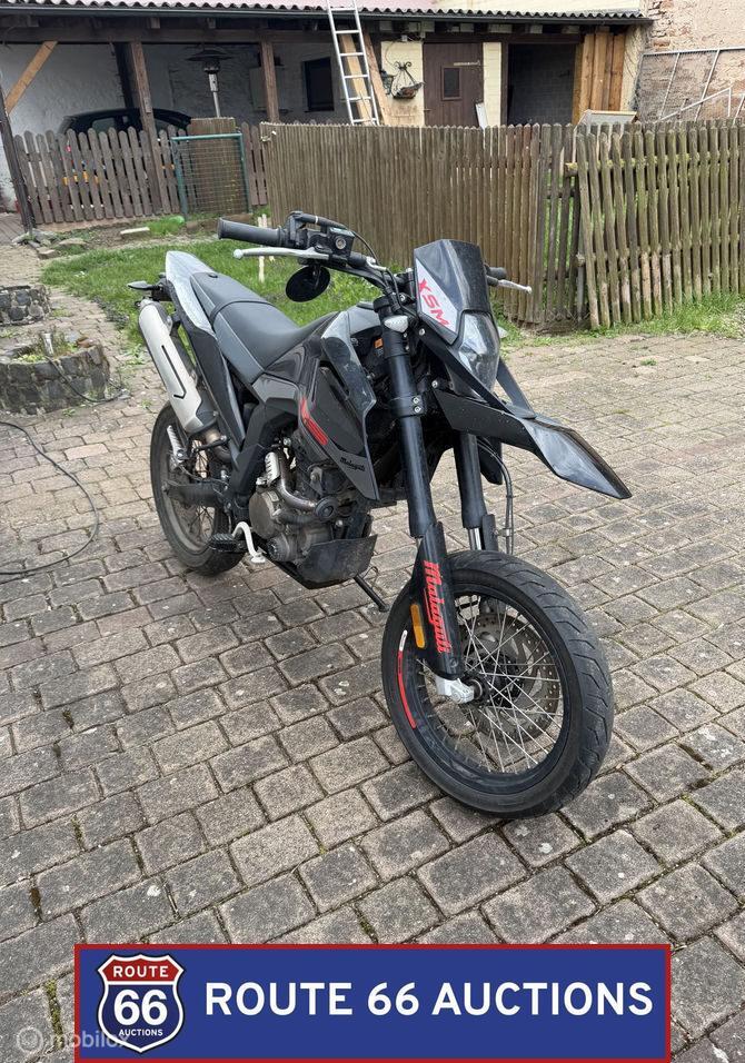 Malaguti XSM 125 | 2024 | Route 66 Auctions, Auto's, Overige Auto's, Gebruikt, Overige carrosserieën, Zwart, Bedrijf