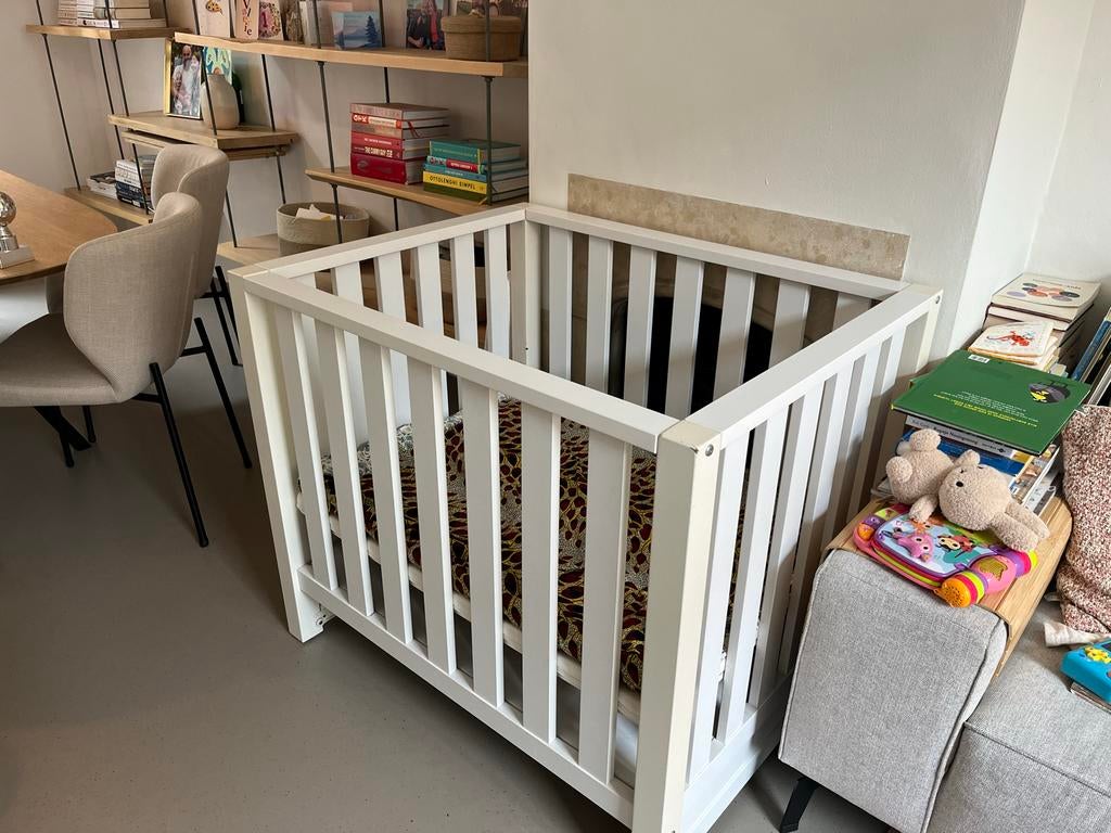 Witte houten box voor baby, Kinderen en Baby's, Ophalen, Gebruikt, Vierkant, Lade