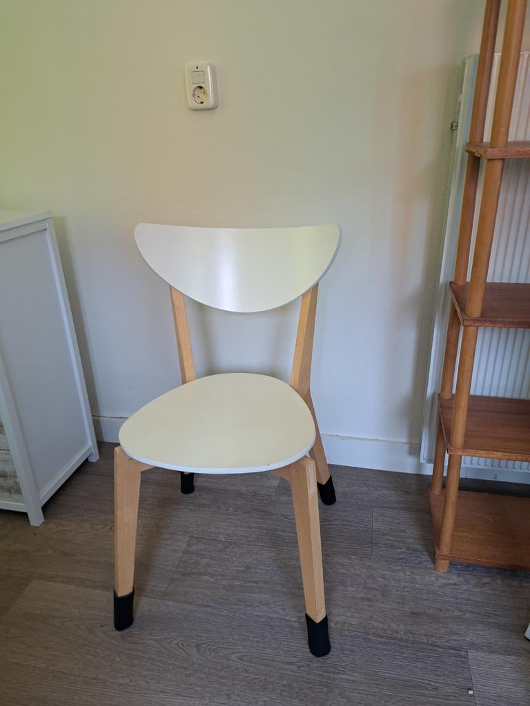 6 Ikea stoelen met vloer beschermers, Huis en Inrichting, Stoelen, Ophalen
