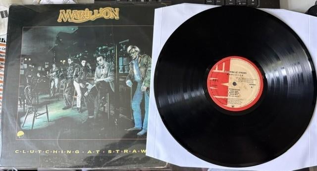 Marillion - Clutching At Straws Colombia lp, Cd's en Dvd's, Vinyl | Rock, Progressive, Gebruikt, Fotohoes, 1980 - 1989