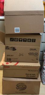 Gratis ophalen: vier (grotere) kartonnen dozen., Doe-het-zelf en Verbouw, Kratten en Dozen, Ophalen, Doos, Minder dan 35 cm, Minder dan 50 cm