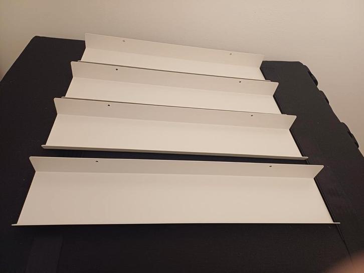 4x IKEA MALMBÄCK Schilderijenplank Wit 60 cm, Huis en Inrichting, Woonaccessoires | Wandplanken en Boekenplanken, Gebruikt, Ophalen