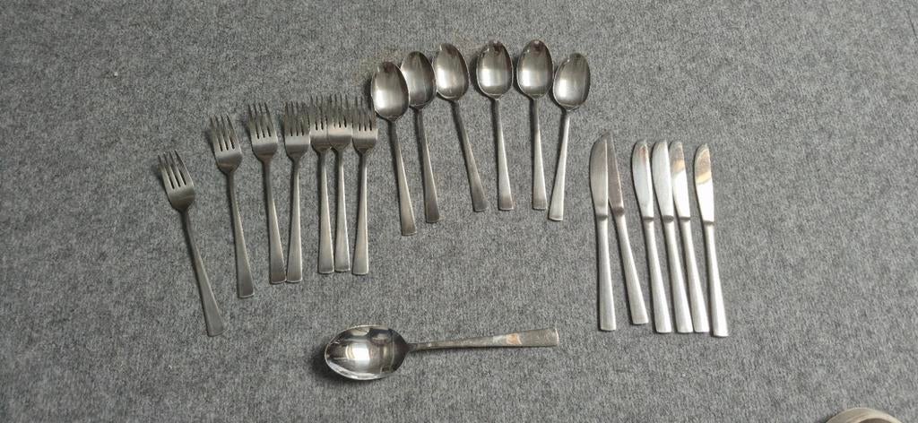 Sola 6-delig simpel bestek, Ophalen of Verzenden, Zo goed als nieuw, Rvs of Chroom, Vaatwasserbestendig