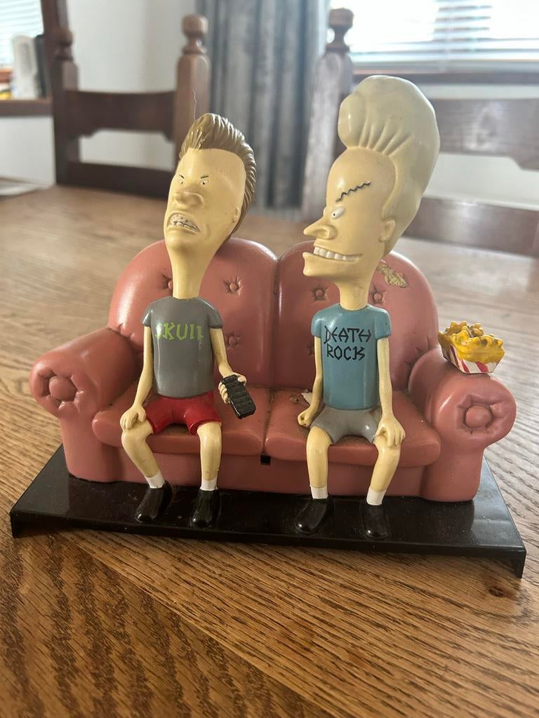 Beavis en Butthead beeldje op bank, Ophalen, Overige figuren, Gebruikt, Beeldje of Figuurtje