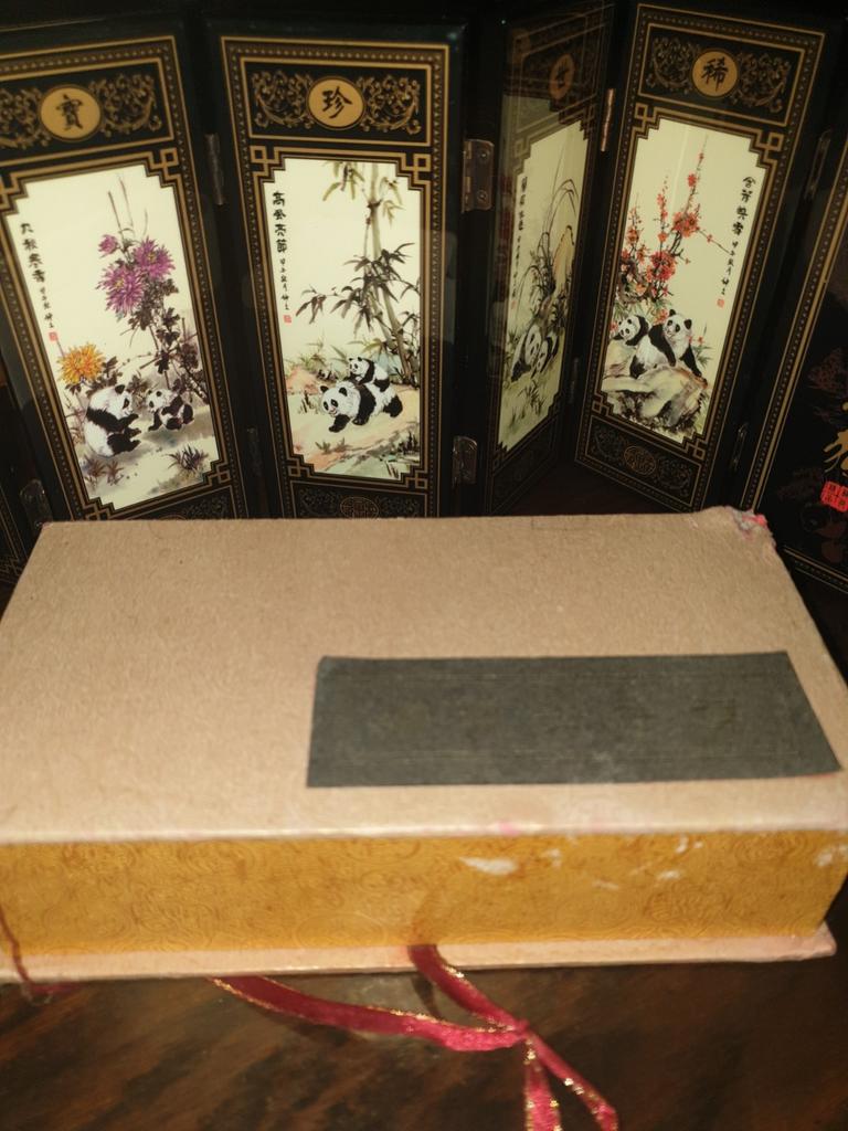 Chinees diaframe panda beren met doosje, Ophalen, Zo goed als nieuw, Dier