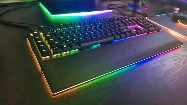 Razer BlackWidow V4 Pro – Green Switch – US Layout, Computers en Software, Toetsenborden, Gebruikt, Qwerty, Bedraad, Gaming toetsenbord