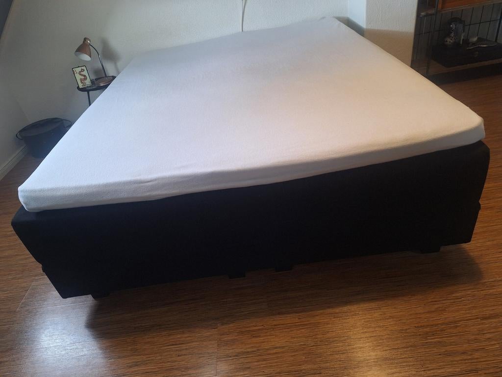 Swiss Sense Boxspring - Zo goed als nieuw met nieuwe topper, Huis en Inrichting, Slaapkamer | Boxsprings, Ophalen, Zwart, Tweepersoons