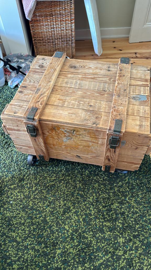 Robuuste houten opbergkist op wielen (Ammunitiekist), Gebruikt, 50 tot 100 cm, 50 tot 75 cm, Ophalen of Verzenden