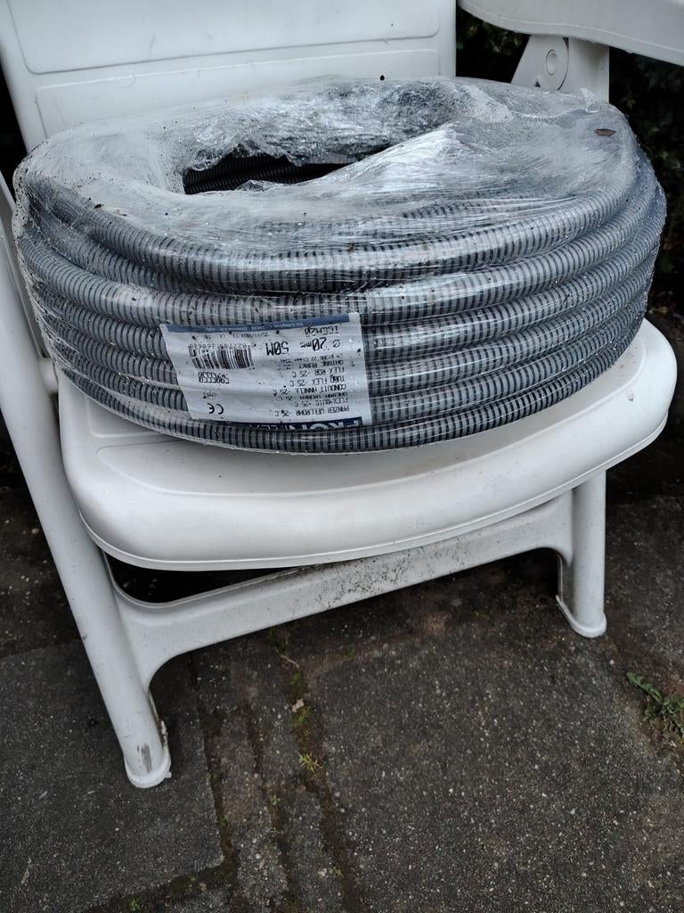 Grijze flexibele buizen., Ophalen of Verzenden, Nieuw, Minder dan 2 meter, 80 mm of meer