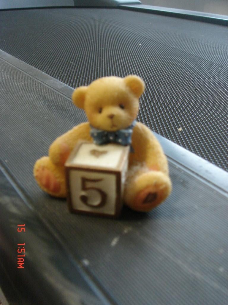 Cherished Teddies beertje met nr 5, Ophalen of Verzenden, Zo goed als nieuw, Beeldje, Cherished Teddies