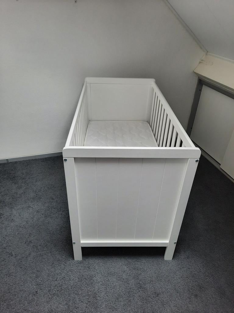 Complete babykamer: ledikant, kledingkast, commode, Ophalen, Gebruikt, Jongetje of Meisje