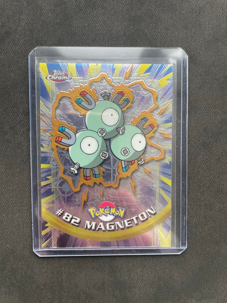 Topps Chrome Pokémon #82 Magneton Foil Kaart, Ophalen of Verzenden, Zo goed als nieuw, Losse kaart, Foil