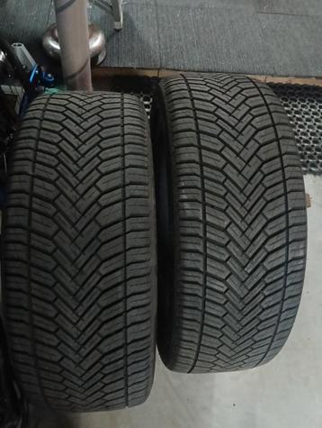 Vier seizoen banden (2 stuks) merk Landsail, maat 225/45R19 beschikbaar voor biedingen