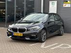 BMW 1-serie 118i Executive Edition/1STE EIG/NAVI/CARPLAY/LED, Auto's, BMW, Gebruikt, Leder en Stof, Zwart, Origineel Nederlands