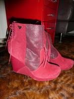 Diesel sleehak suede - zo goed als nieuw, Ophalen of Verzenden, Zo goed als nieuw, Rood, Schoenen met hoge hakken