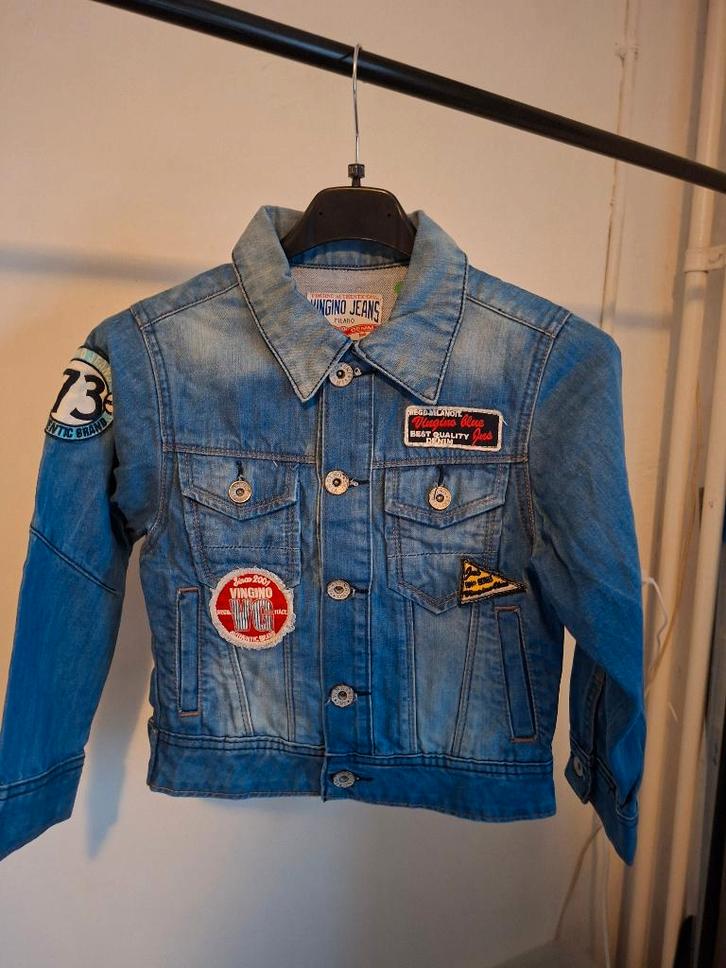 Vingino spijkerjasje patches stonewashed jongens 146, Kinderen en Baby's, Kinderkleding | Maat 146, Zo goed als nieuw, Jongen
