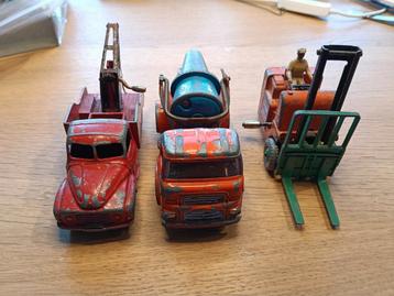 3 oude Dinky Toys, opruiming  beschikbaar voor biedingen