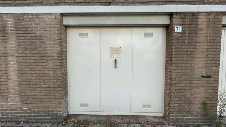 Garagebox for sale in Lage Land 21m2, Huizen en Kamers, Garages en Parkeerplaatsen, Rotterdam