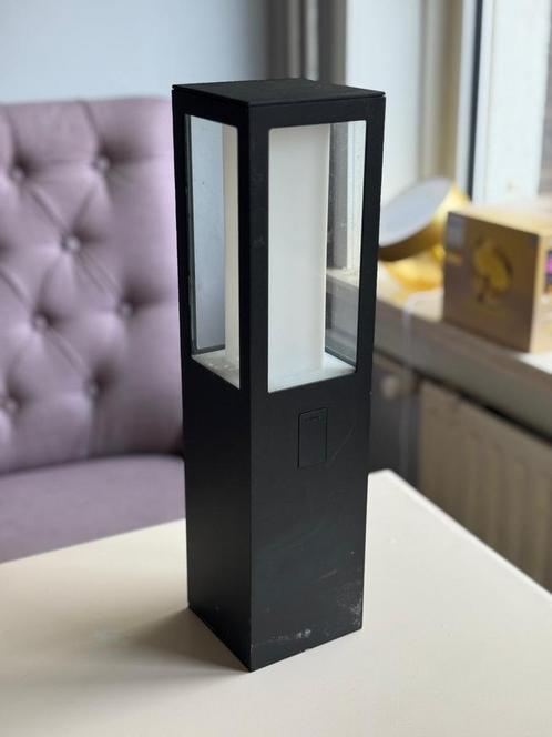 Philips Hue Impress sokkellamp zgan, Tuin en Terras, Buitenverlichting, Nieuw, Kunststof, Minder dan 50 watt, Netvoeding, Led