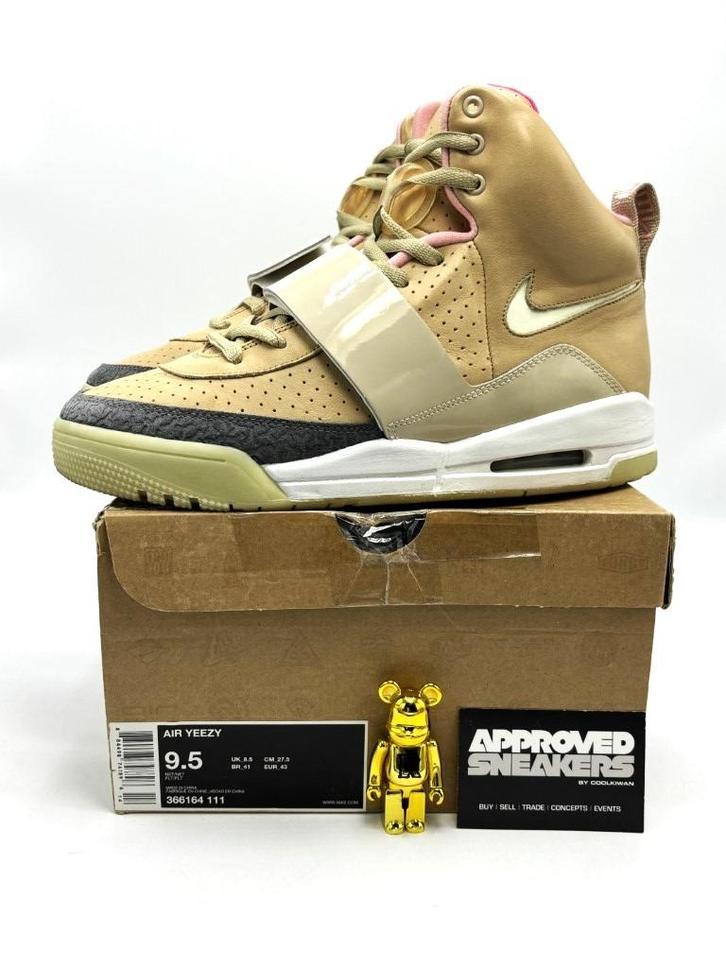 Nike Air Yeezy 1 Net Tan (2009) 366164-111 US9.5 43, Kleding | Heren, Schoenen, Zo goed als nieuw, Sneakers of Gympen, Overige kleuren