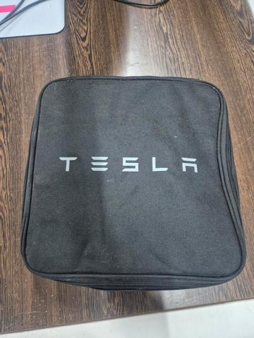 Tesla Nood Lader 230V met camping verloopstuk beschikbaar voor biedingen