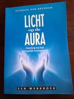 Licht op de Aura - Barbara Ann Brennan, Achtergrond en Informatie, Spiritualiteit algemeen, Ophalen of Verzenden, Zo goed als nieuw