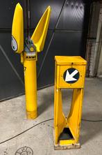 Vintage verkeerszuil / wegwijzer met pijl (ANWB), Ophalen of Verzenden, Gebruikt