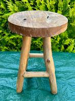 Houten handgemaakte  kruk , plantentafel ., Huis en Inrichting, Krukjes, Ophalen of Verzenden, Zo goed als nieuw, Hout