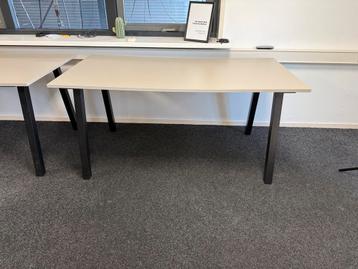 2 Nieuwe ikea bureaus met poten 160cm x 80cm beschikbaar voor biedingen