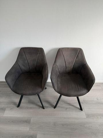 Z.G.A.N. 2 stoelen altijd op zolder gestaan nooit op gezeten beschikbaar voor biedingen