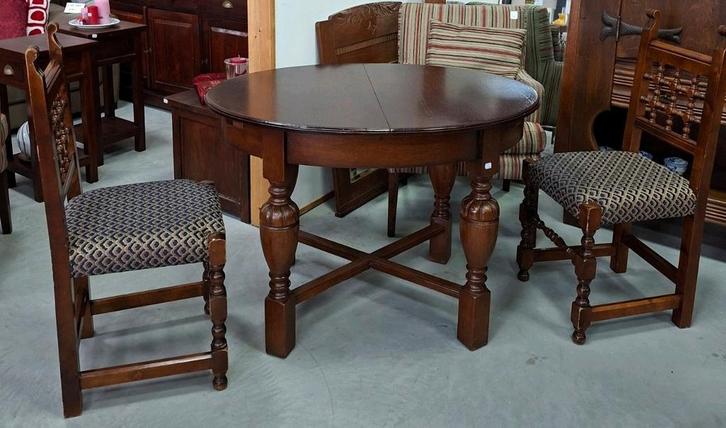 Ovale eettafel 108 cm met 2 stoelen, Antiek en Kunst, Antiek | Meubels | Tafels, Ophalen