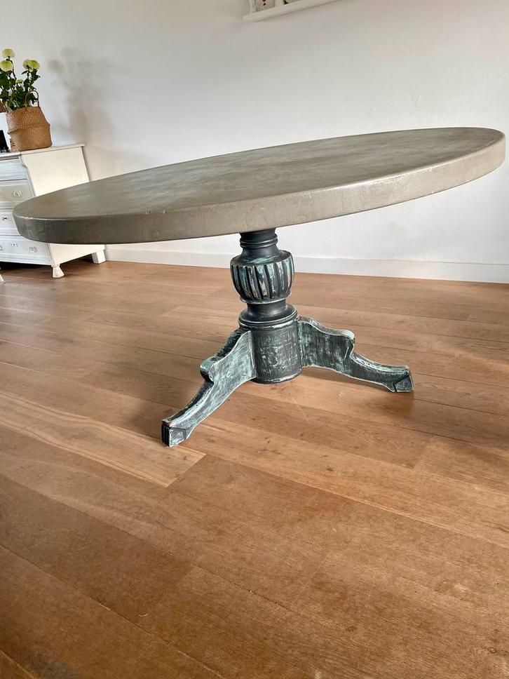 Mooie ronde eettafel, beton look, brocante, 142cm, Huis en Inrichting, Tafels | Eettafels, Gebruikt, 100 tot 150 cm, 100 tot 150 cm