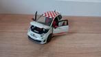 Modelauto Fiat 500 Abarth schaal 1:18, Hobby en Vrije tijd, Modelauto's | 1:18, Ophalen, Zo goed als nieuw, Auto, Bburago