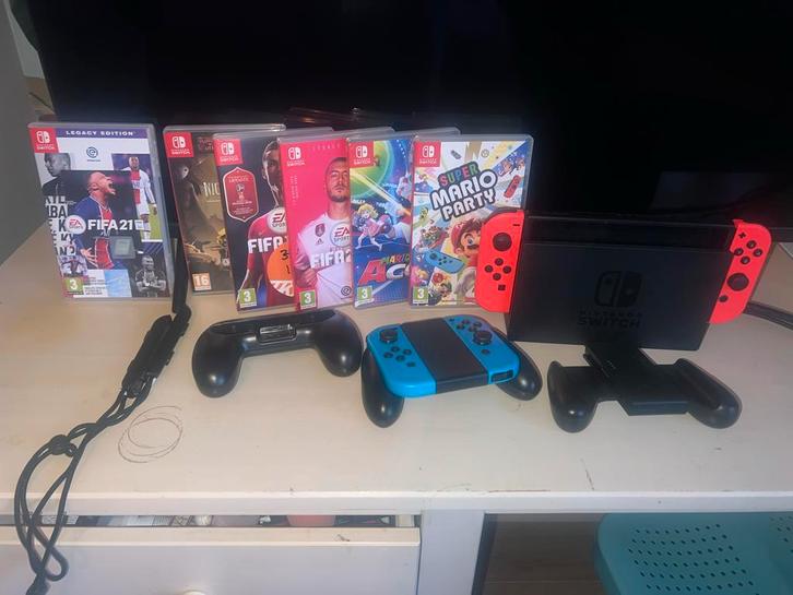 Nintendo Switch Compleet Pakket + Games, Spelcomputers en Games, Spelcomputers | Nintendo Switch, Gebruikt, Switch Original, Met 3 controllers of meer