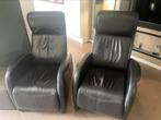 Twee zwarte (lig)fauteuils, Ophalen, Gebruikt, 50 tot 75 cm, Leer