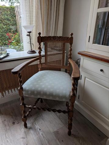 Antieke fauteuil - prachtig gerestaureerd  beschikbaar voor biedingen