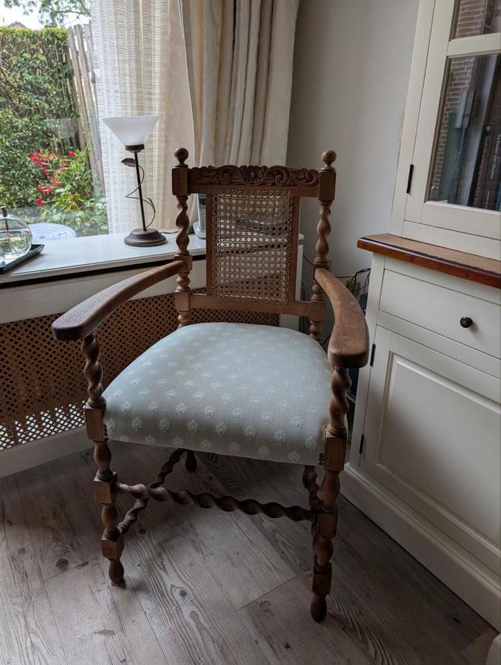 Antieke fauteuil - prachtig gerestaureerd, Antiek en Kunst, Antiek | Meubels | Stoelen en Banken, Ophalen